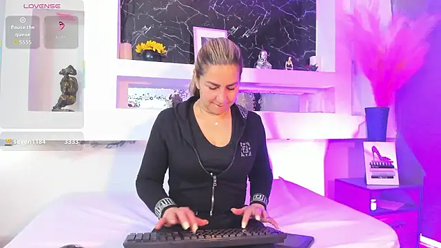 Snapshot of Cinthya_mjs chatting on 02-28-26, 12:50 Cinthya mjs online show from 02-28-26, 12:50