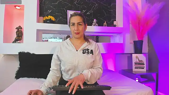 Snapshot of Cinthya_mjs chatting on 03-09-26, 12:09 Cinthya mjs online show from 03-09-26, 12:09