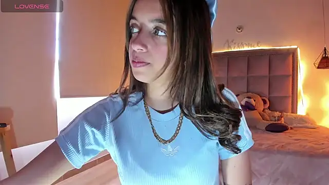 Snapshot of Melody_Ds chatting on 09-26-25, 08:46 Melody Ds online show from 09-26-25, 08:46