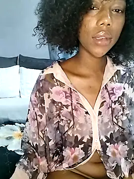 Snapshot of Sweet_nicole98 chatting on 12-17-25, 05:19 Sweet nicole98 online show from 12-17-25, 05:19