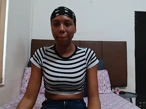 Sweet nicole98 online show from 05-17-26, 12:01