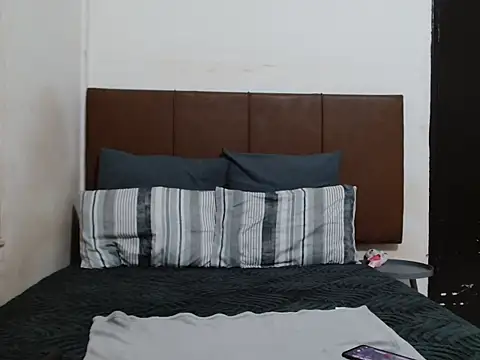 Sweet nicole98 online show from 05-18-26, 07:09