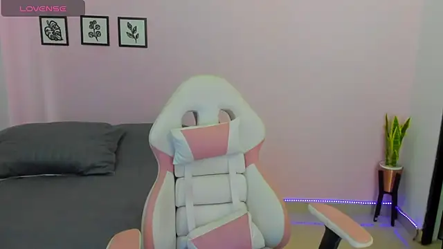 sophie pazz online show from 03-21-26, 04:43