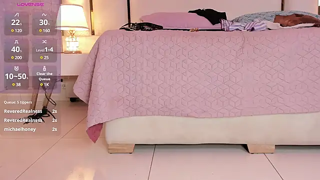 Victoriaa millers online show from 02-24-25, 06:27