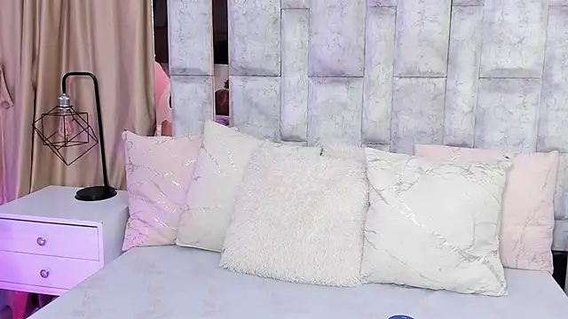 lila noa online show from 09-10-25, 03:28