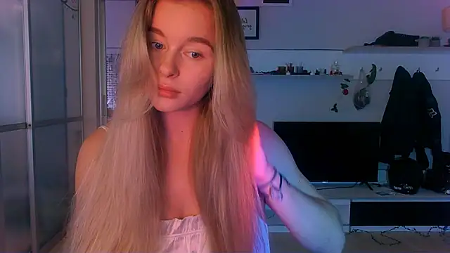 Snapshot of Eva_Jaya chatting on 09-13-25, 05:18 Eva Jaya online show from 09-13-25, 05:18