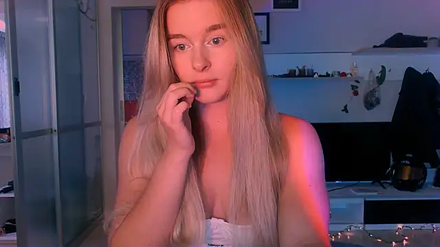 Snapshot of Eva_Jaya chatting on 09-17-25, 04:58 Eva Jaya online show from 09-17-25, 04:58