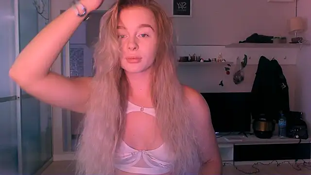 Snapshot of Eva_Jaya chatting on 09-18-25, 05:09 Eva Jaya online show from 09-18-25, 05:09