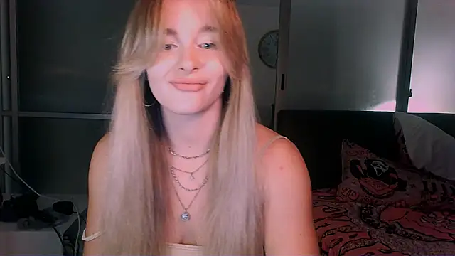 Snapshot of Eva_Jaya chatting on 10-18-25, 11:33 Eva Jaya online show from 10-18-25, 11:33