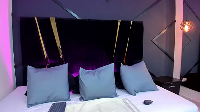 shaina vasquez online show from 02-13-25, 10:33