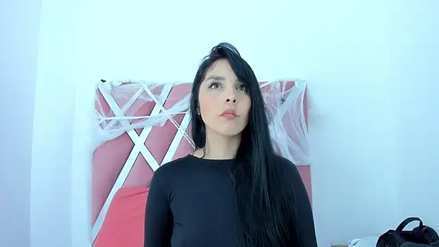  miaquevedo  online show from 10-30-25, 12:17