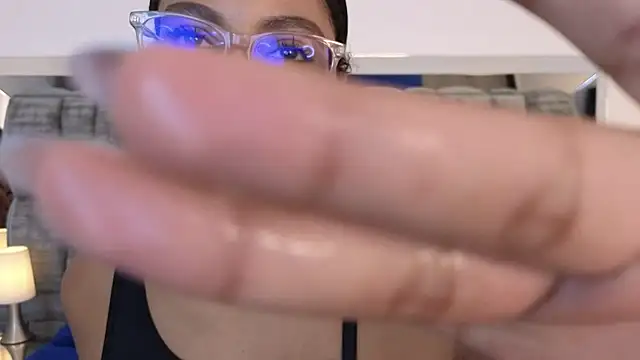 Snapshot of SussiSotto chatting on 02-13-25, 01:37 SussiSotto online show from 02-13-25, 01:37