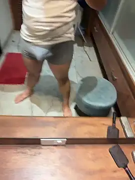 Snapshot of versatile_guy01 chatting on 02-07-26, 01:53 versatile guy01 online show from 02-07-26, 01:53