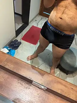 Snapshot of versatile_guy01 chatting on 07-16-26, 03:34 versatile guy01 online show from 07-16-26, 03:34