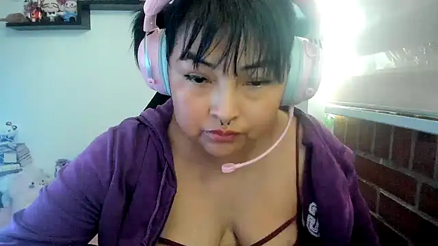 Shaddycute  online show from 03-18-26, 06:33