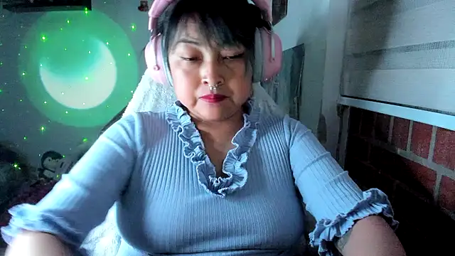 Shaddycute  online show from 06-18-26, 11:42