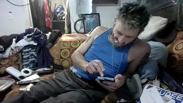 Snapshot of gettinit2wice chatting on 06-16-26, 05:15 gettinit2wice online show from 06-16-26, 05:15