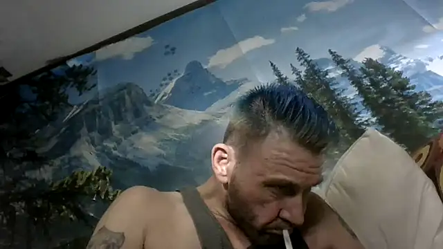 Snapshot of gettinit2wice chatting on 07-08-26, 01:43 gettinit2wice online show from 07-08-26, 01:43