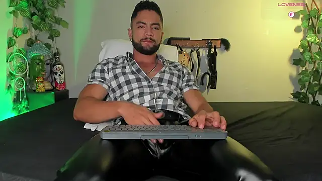 Snapshot of Jaxxon_ chatting on 12-07-24, 07:54 Jaxxon online show from 12-07-24, 07:54