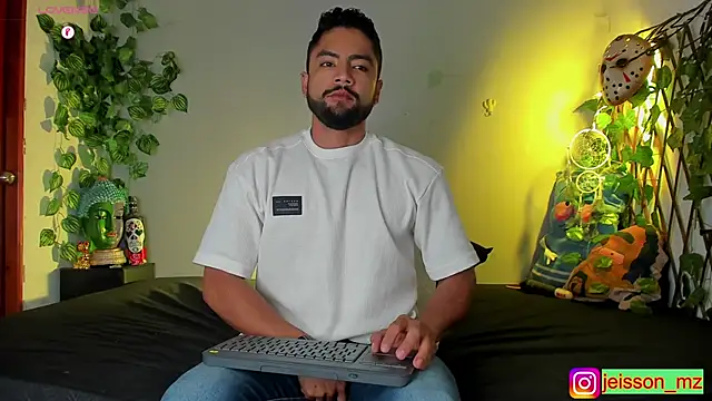 Snapshot of Jaxxon_ chatting on 01-13-25, 02:53 Jaxxon online show from 01-13-25, 02:53