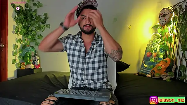 Snapshot of Jaxxon_ chatting on 01-14-25, 02:00 Jaxxon online show from 01-14-25, 02:00