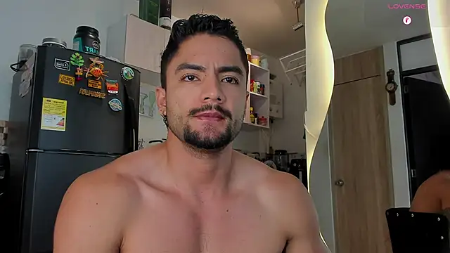 Snapshot of Jaxxon_ chatting on 03-17-25, 04:01 Jaxxon online show from 03-17-25, 04:01