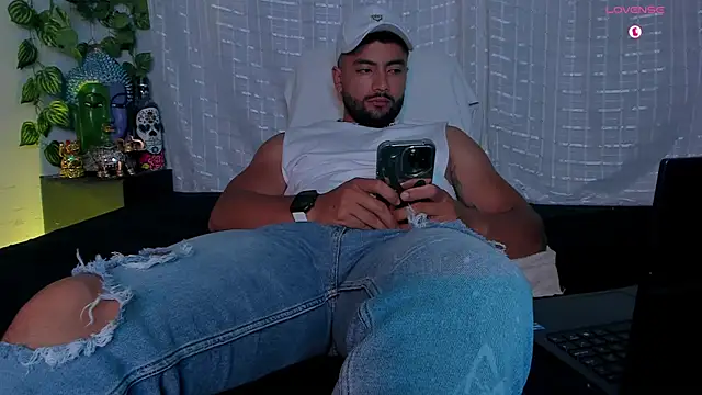 Snapshot of Jaxxon_ chatting on 09-12-25, 12:00 Jaxxon online show from 09-12-25, 12:00