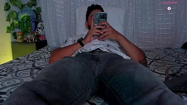 Snapshot of Jaxxon_ chatting on 09-30-25, 12:26 Jaxxon online show from 09-30-25, 12:26