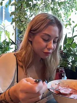 Snapshot of Myrtle_Beach chatting on 12-15-24, 11:34 Myrtle Beach online show from 12-15-24, 11:34