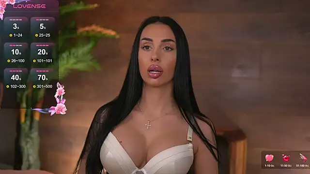 KairaAndrews online show from 11-13-25, 07:46