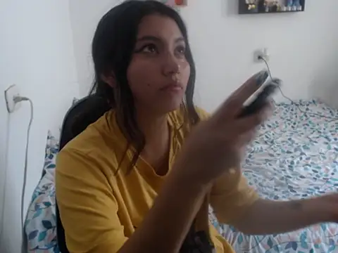 Snapshot of HannaKlein chatting on 12-11-24, 07:03 HannaKlein online show from 12-11-24, 07:03