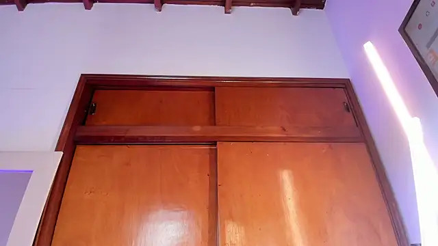 Snapshot of Salomesimos1 chatting on 01-22-25, 05:06 Salomesimos1 online show from 01-22-25, 05:06