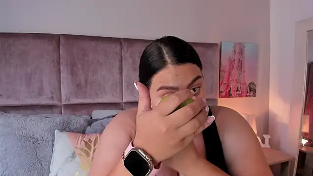 Snapshot of Salomesimos1 chatting on 02-20-25, 04:46 Salomesimos1 online show from 02-20-25, 04:46