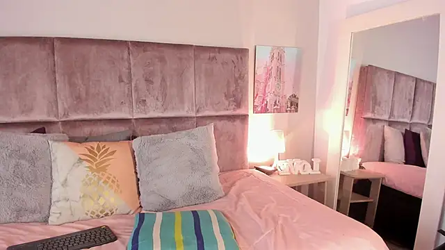 Snapshot of Salomesimos1 chatting on 03-15-25, 02:14 Salomesimos1 online show from 03-15-25, 02:14