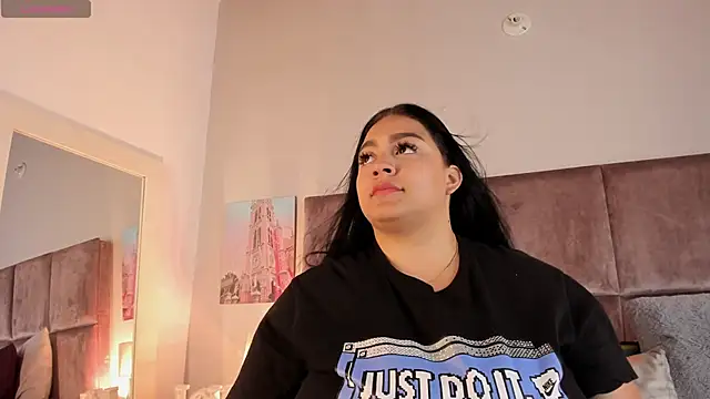 Snapshot of Salomesimos1 chatting on 03-21-25, 11:12 Salomesimos1 online show from 03-21-25, 11:12