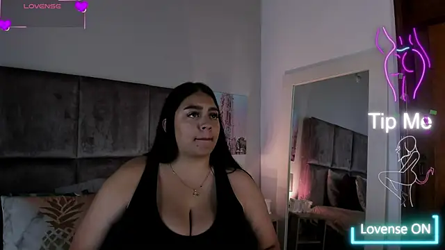 Snapshot of Salomesimos1 chatting on 03-22-25, 11:09 Salomesimos1 online show from 03-22-25, 11:09