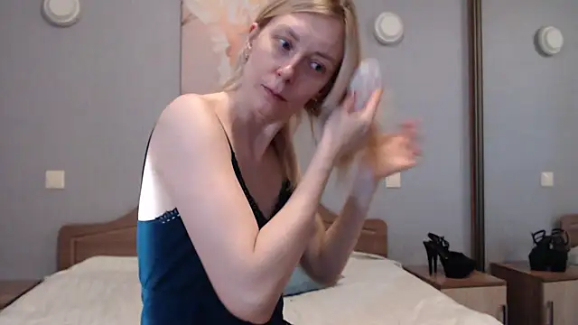 AvelinaLeoni online show from 02-26-25, 06:37