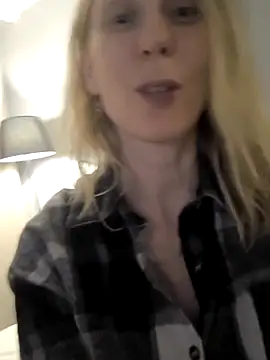 AvelinaLeoni online show from 11-10-25, 07:07