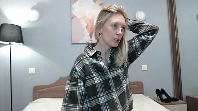 AvelinaLeoni online show from 04-27-26, 07:39