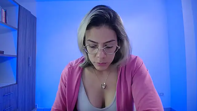 candydowson1 online show from 11-18-25, 02:43