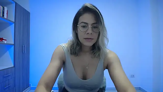 Snapshot of candydowson1 chatting on 03-10-26, 09:25 candydowson1 online show from 03-10-26, 09:25