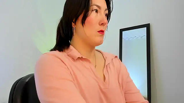 Elle Lee  online show from 01-04-25, 07:55