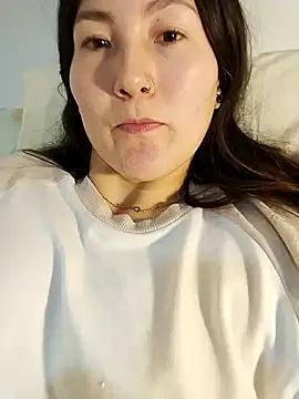 Elle Lee  online show from 02-11-25, 03:08