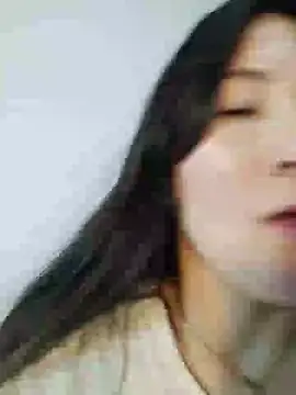 Elle Lee  online show from 02-13-25, 04:39