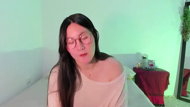 Elle Lee  online show from 03-09-25, 03:05