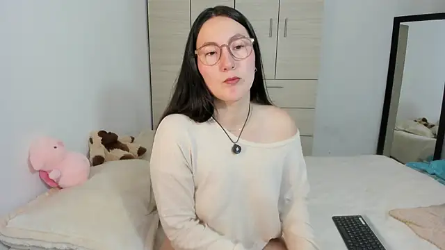 Elle Lee  online show from 09-12-25, 02:17