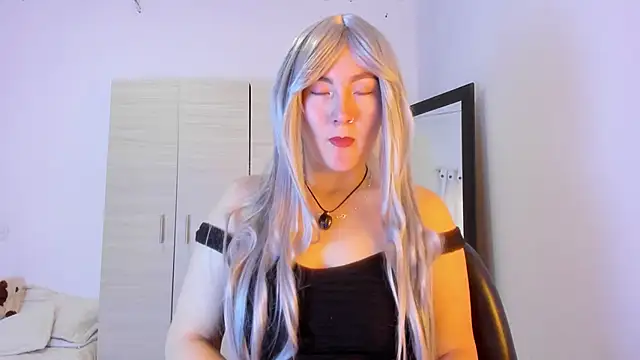 Elle Lee  online show from 02-01-26, 02:59