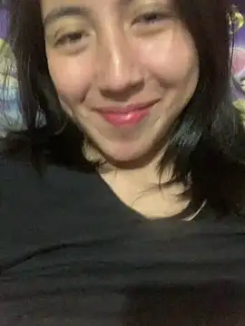 sarah12333 online show from 05-18-26, 03:24