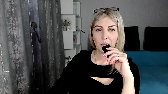 Snapshot of Amelia_Harper chatting on 03-12-25, 02:45 Amelia Harper online show from 03-12-25, 02:45