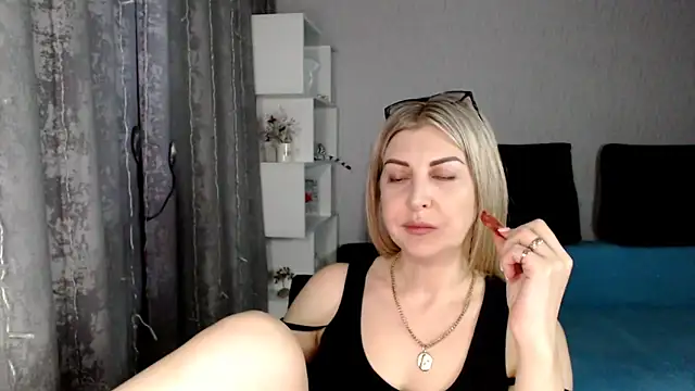 Snapshot of Amelia_Harper chatting on 03-13-25, 02:44 Amelia Harper online show from 03-13-25, 02:44
